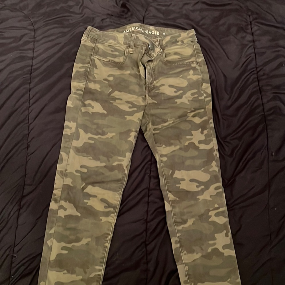 American Eagle Hi-Rise Jegging Camo Women’s 6 Long